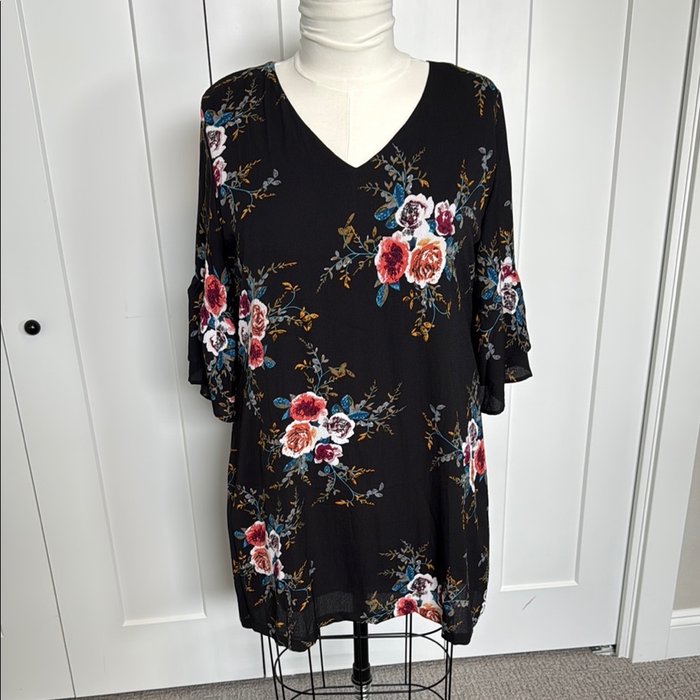 Black Floral V-Neck Dress with Ruffle Sleeves